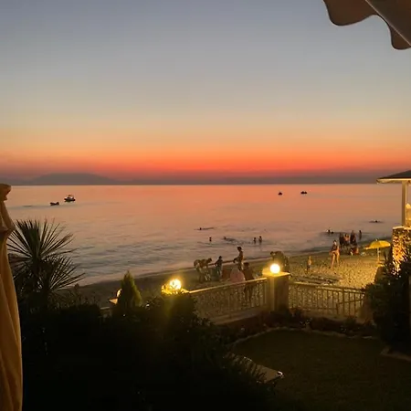 Sweet Dreams At The Seaside Lejlighed