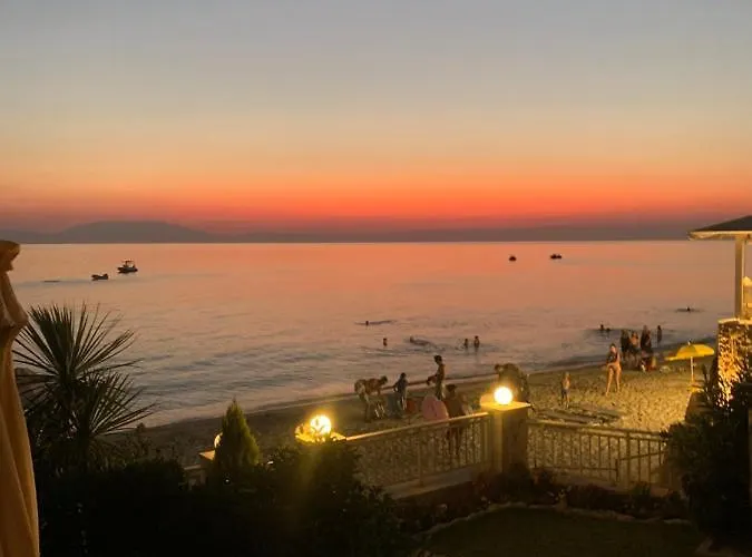 Sweet Dreams At The Seaside Apartment